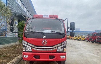 东风四驱3.5吨泡沫消防车